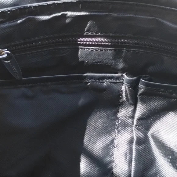 Kenneth Cole Reaction Laptop Messenger Bag - Picture 8 of 16